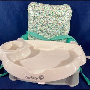 Deluxe feeding booster seat